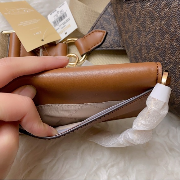 Michael Kors Maisie Large Logo 2-in-1 Sling Pack - Picture 13 of 14